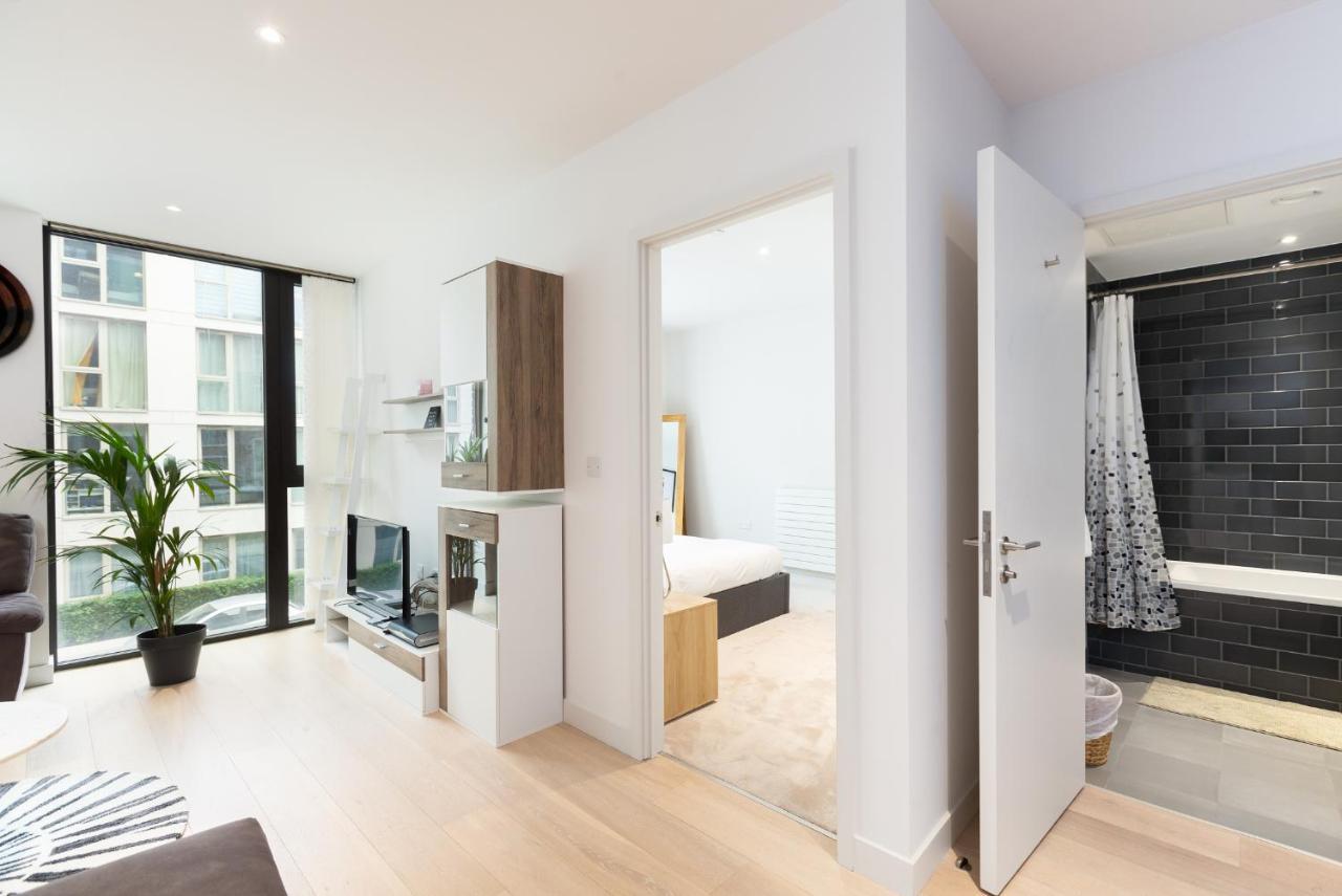 Austin David Apartments Royal Wharf Londra Dış mekan fotoğraf