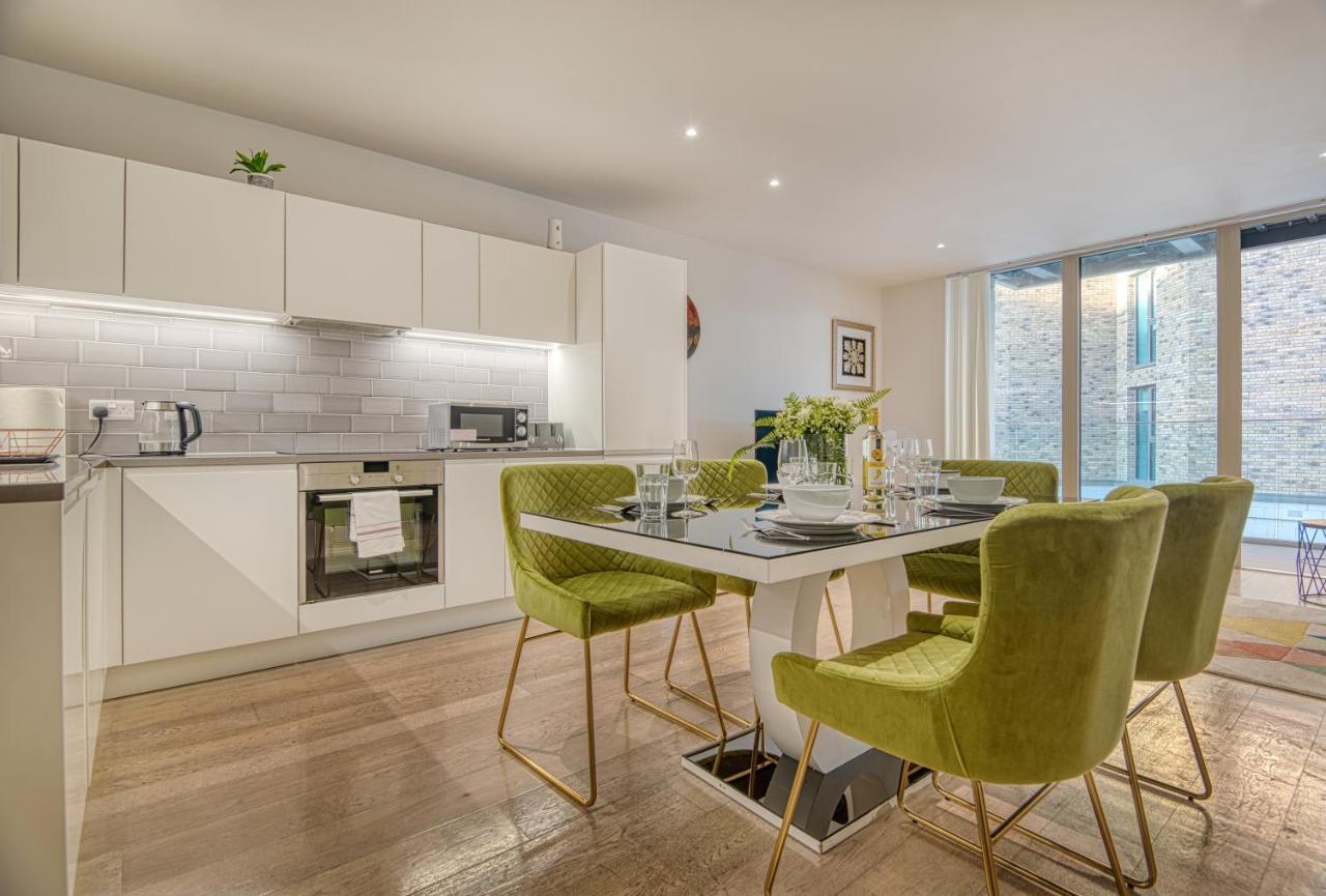 Austin David Apartments Royal Wharf Londra Dış mekan fotoğraf