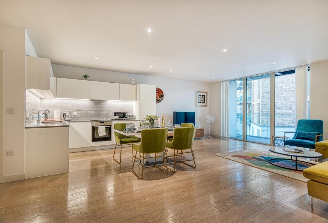 Austin David Apartments Royal Wharf Londra Dış mekan fotoğraf
