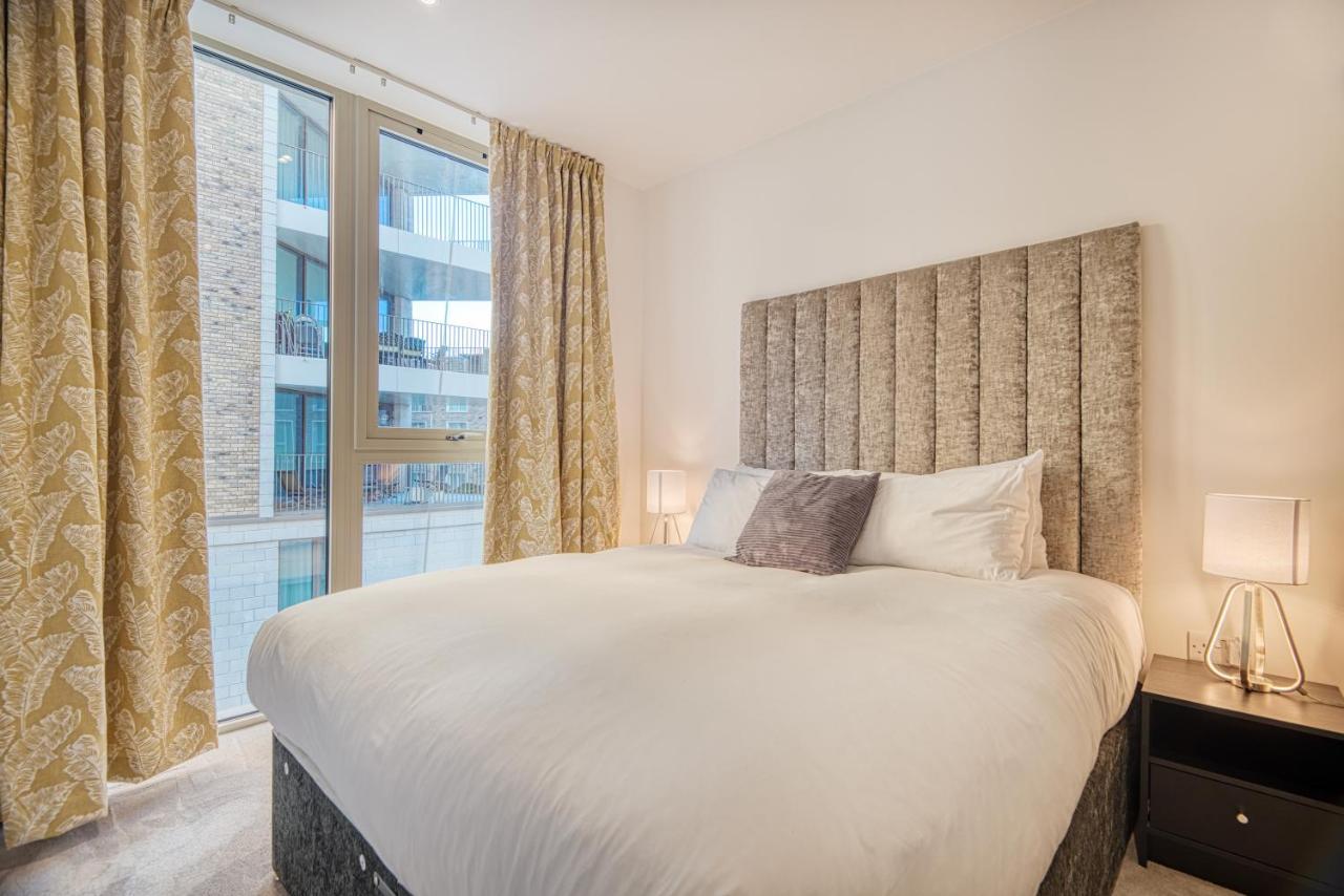 Austin David Apartments Royal Wharf Londra Dış mekan fotoğraf