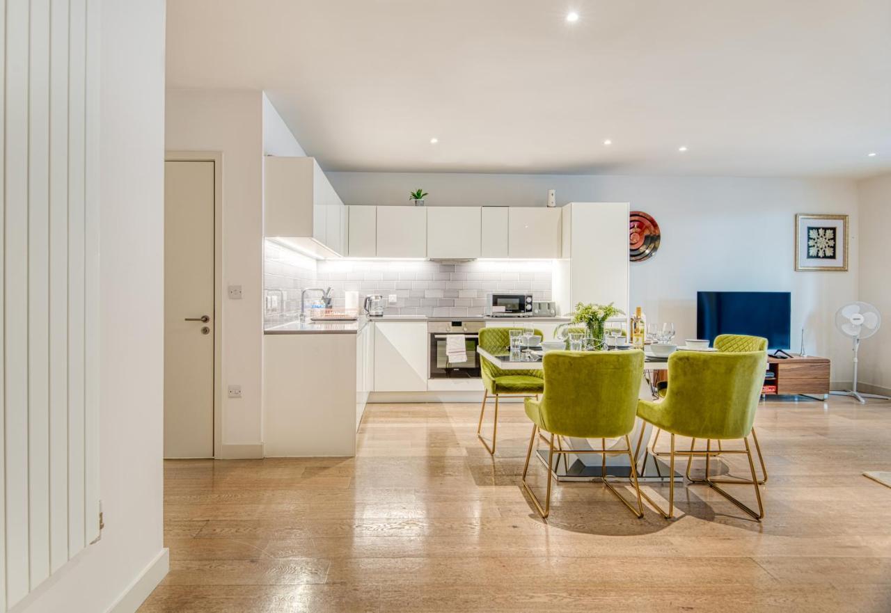Austin David Apartments Royal Wharf Londra Dış mekan fotoğraf