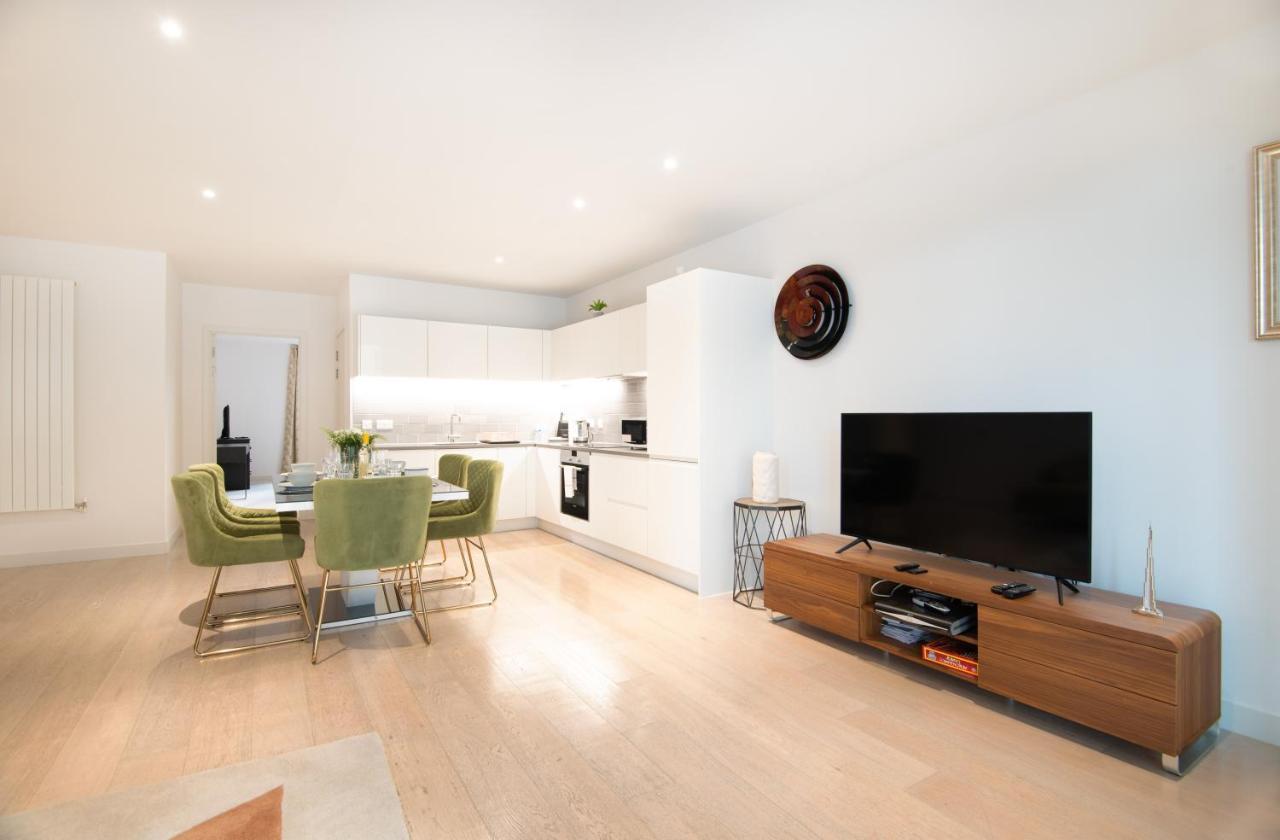Austin David Apartments Royal Wharf Londra Dış mekan fotoğraf