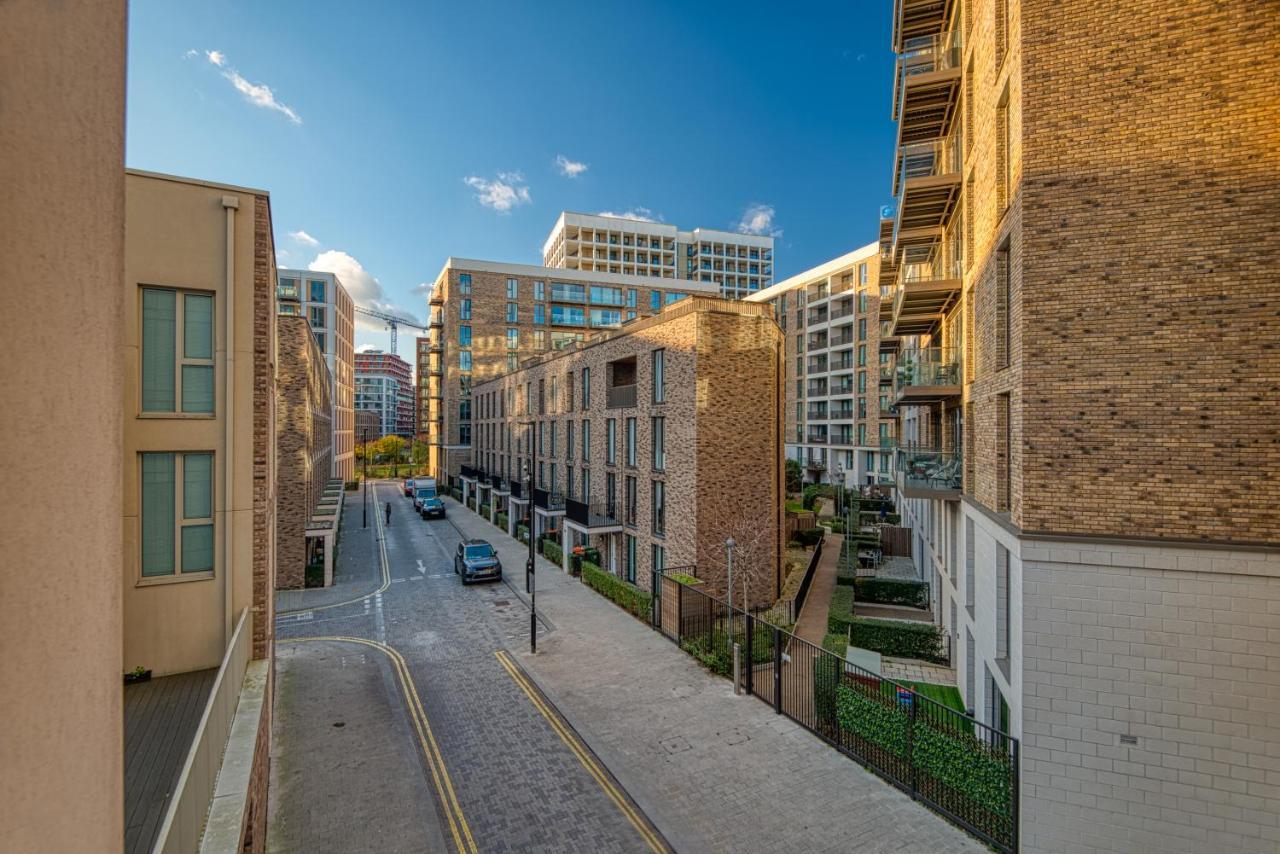 Austin David Apartments Royal Wharf Londra Dış mekan fotoğraf