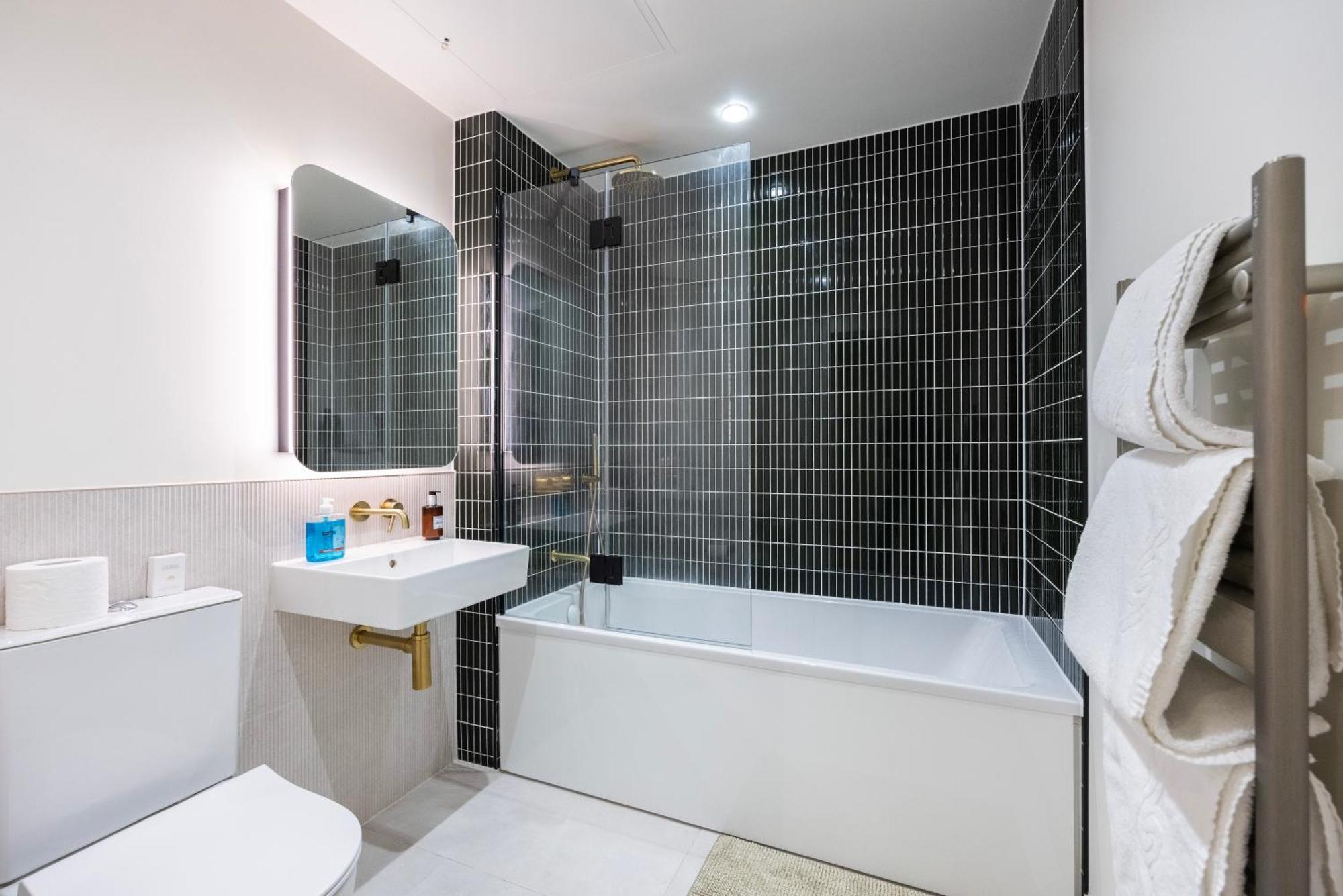 Austin David Apartments Royal Wharf Londra Dış mekan fotoğraf